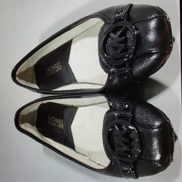 Previously Loved Michael Kors Black Leather Logo Flat Size 6 - Picture 1 of 7